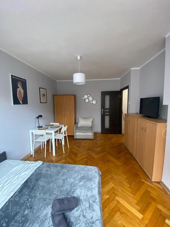 Night Host Matejki 4 Free Parking Apartment Bytom Ngoại thất bức ảnh